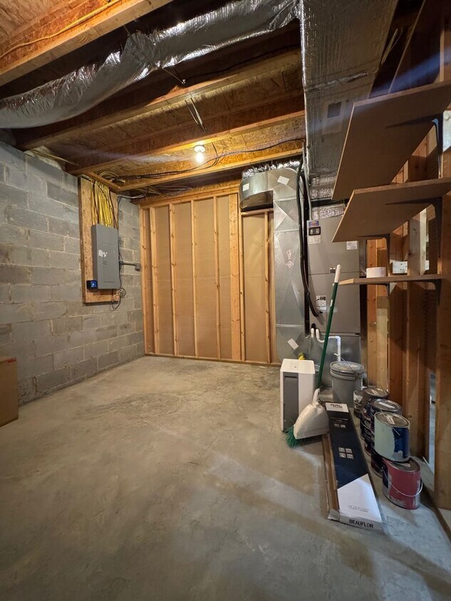 Foto principal - Updated and Spacious 3BR 2Bath House for rent
