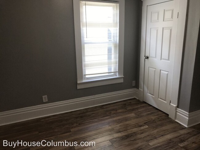 Foto del edificio - 1588 Greenway Ave
