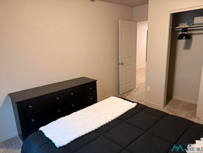 Building Photo - 2419 W Ray Ave