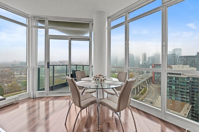 Building Photo - 231 Fort York Blvd