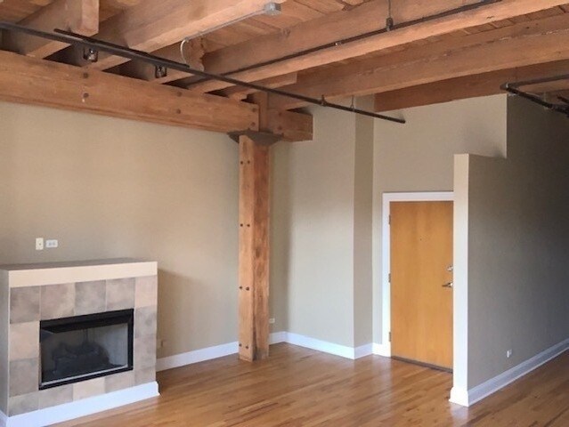 Primary Photo - 625 WEST Jackson BOULEVARD, #605