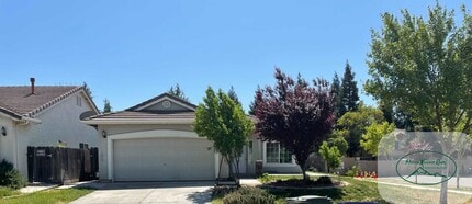Building Photo - 2204 Birchwood Ct