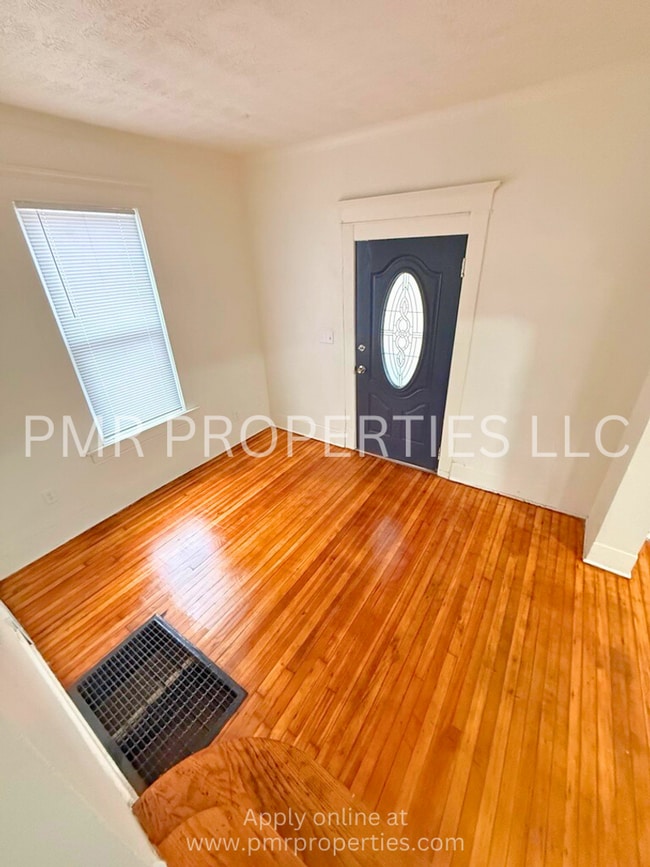 Photo - 3 Bedrooms / 1 Bathroom House