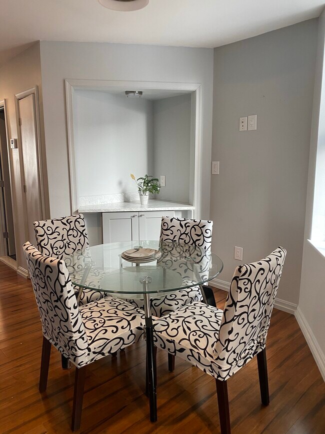 Photo - 5808 Chestnut St House