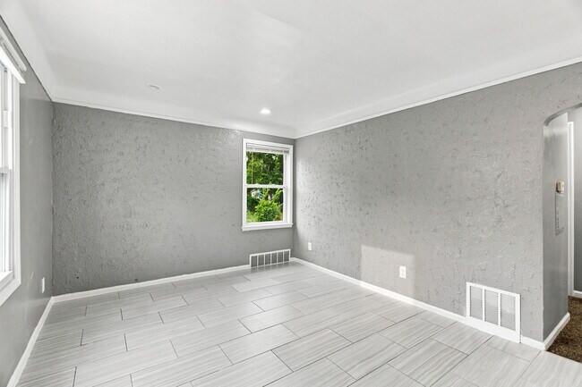 Foto del edificio - 8650 Greenview Ave
