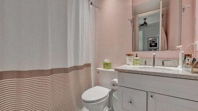 Foto del edificio - 418 7th St SE