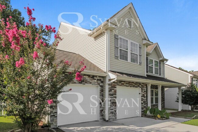 Foto del edificio - The living is easy in this 3 bedroom, 2.5 bathroom home