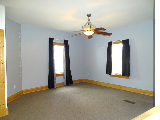 Building Photo - 15 Atwood Ave