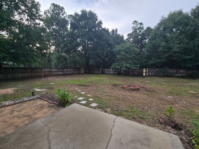 Building Photo - 3 Bedroom / 2 Bath House - Milton