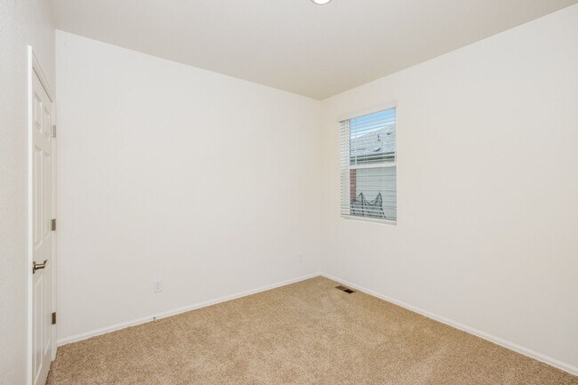 Building Photo - 4-Bedroom Ranch Home in Raindance Resort C...