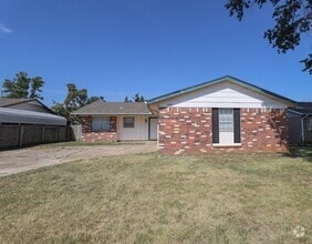 Building Photo - 4914 Redbud Dr