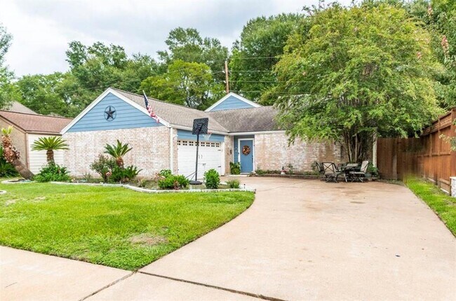 Building Photo - 4734 Hidden Springs Dr