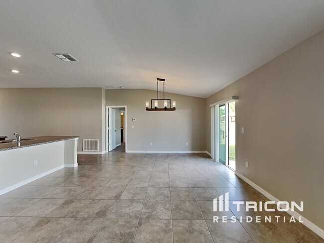 Building Photo - 207 English Channel Place Dover FL