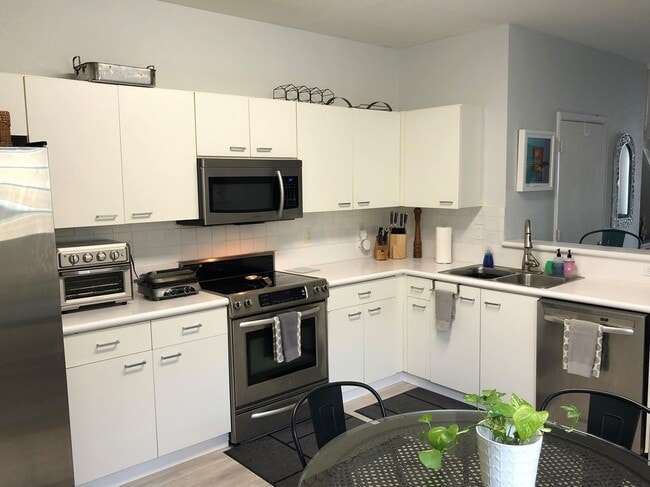 Foto del edificio - 2233 Ensenada Terrace