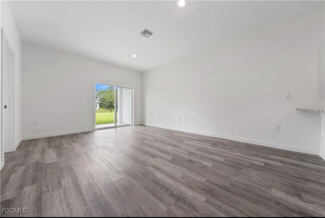 Foto del edificio - 1027 Meadow Rd