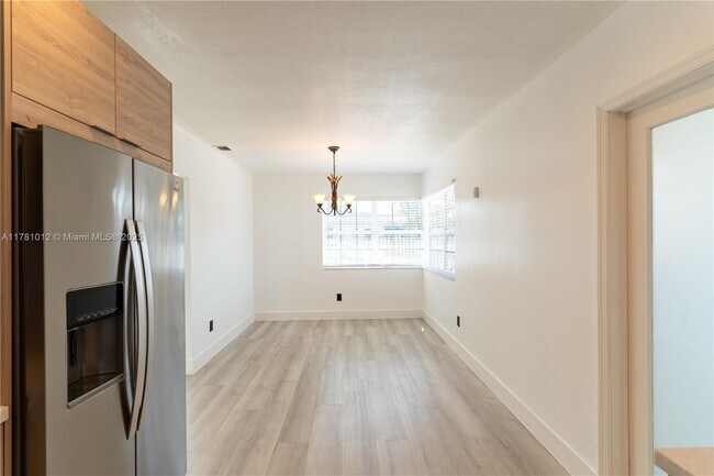 Foto del edificio - 431 NW 47th St