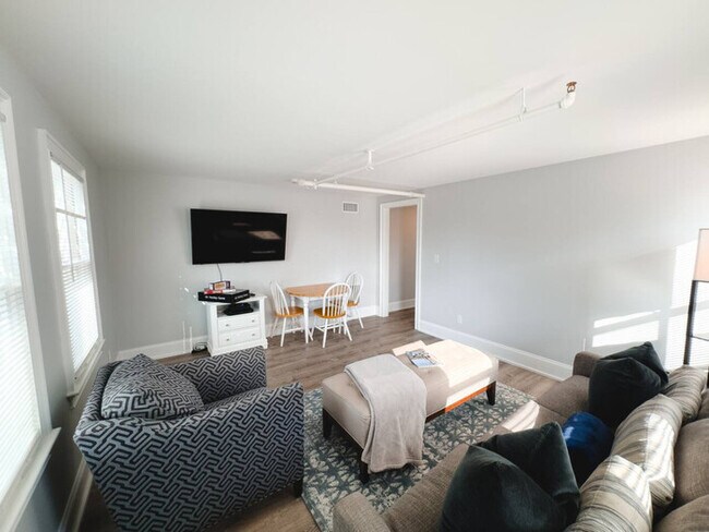 Foto del edificio - Water Access 5-Bed 2-Bath Retreat