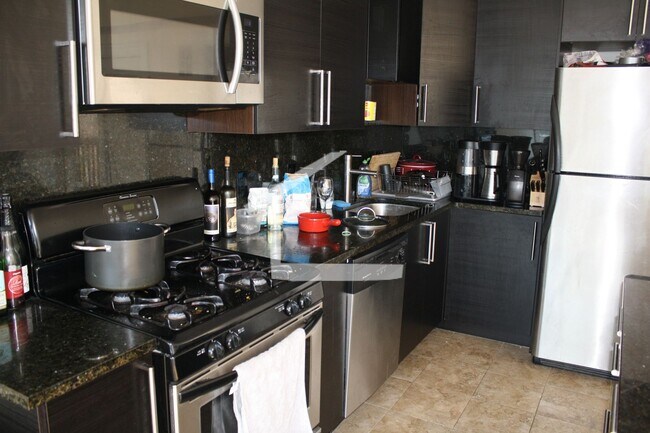 Foto del edificio - Comfortable Luxury Apartment with Stunning...