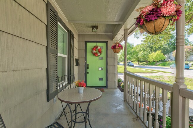 Foto del edificio - 3709 Collinwood Ave