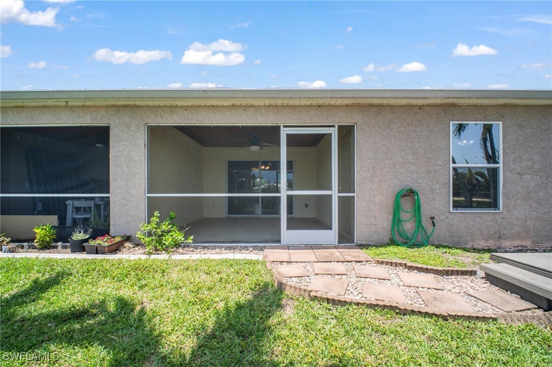 Building Photo - 722 SW 35th St