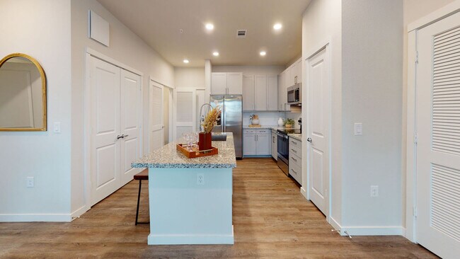 Foto del edificio - Lower Rents & 1 Month FREE – Move In Now!