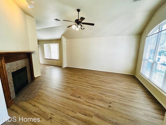 Building Photo - 4 br, 2 bath House - 1829 Creekside Dr