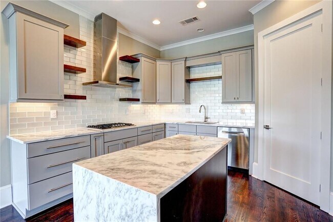 Building Photo - 12600 Marstrow Dr