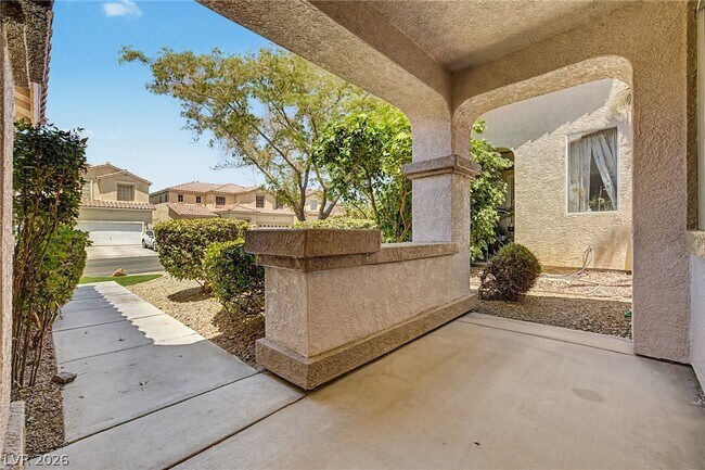Building Photo - 571 Kavanagh Pl