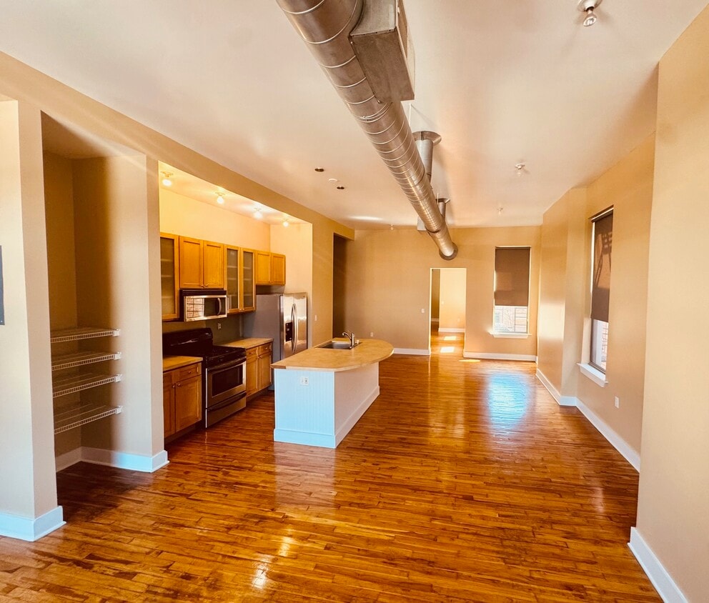 Open Living Area & Kitchen - 1206 Clay St