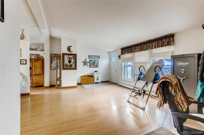 Foto del edificio - 9040 W 64th Pl