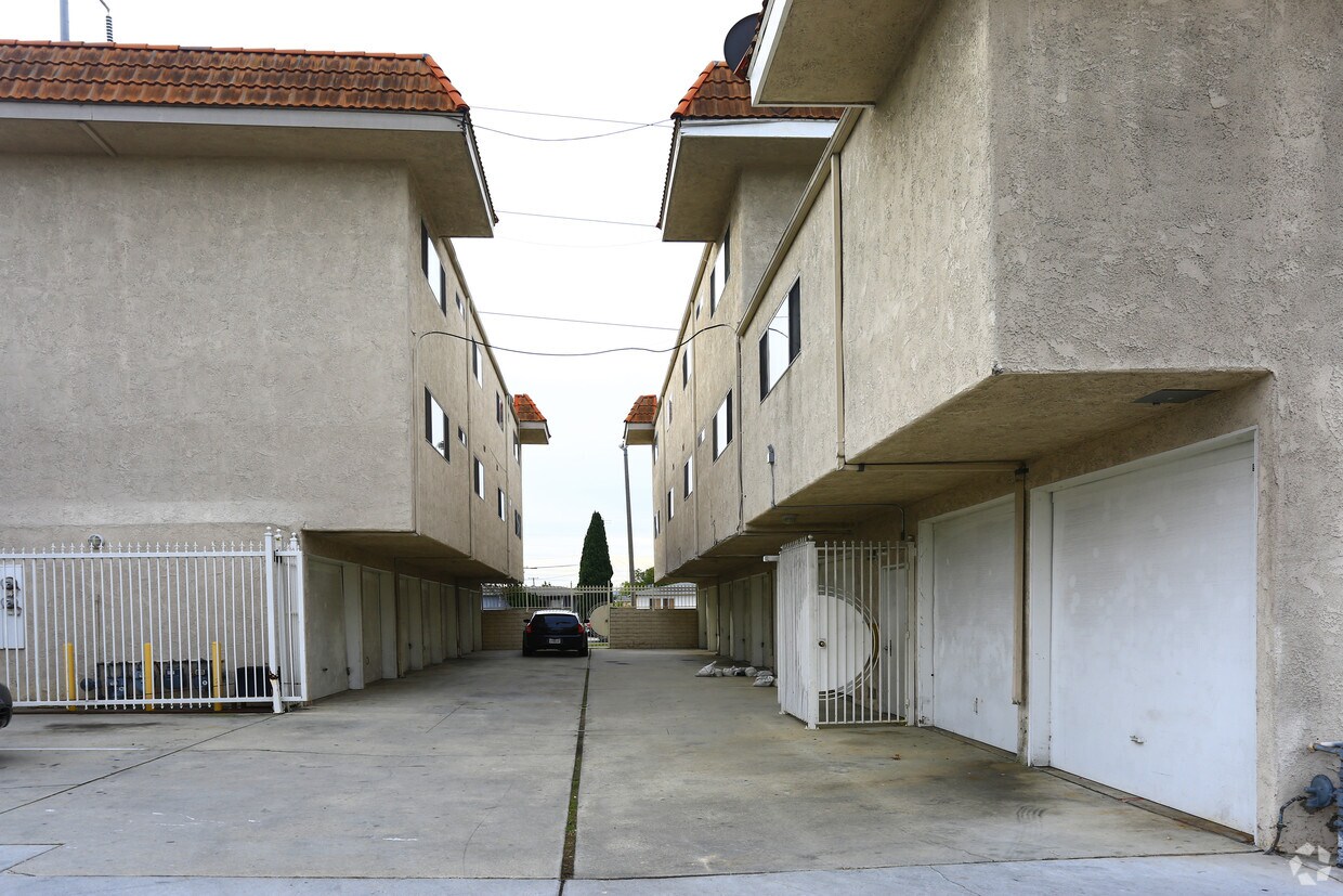 Building Photo - 3769-3775 Artesia Blvd