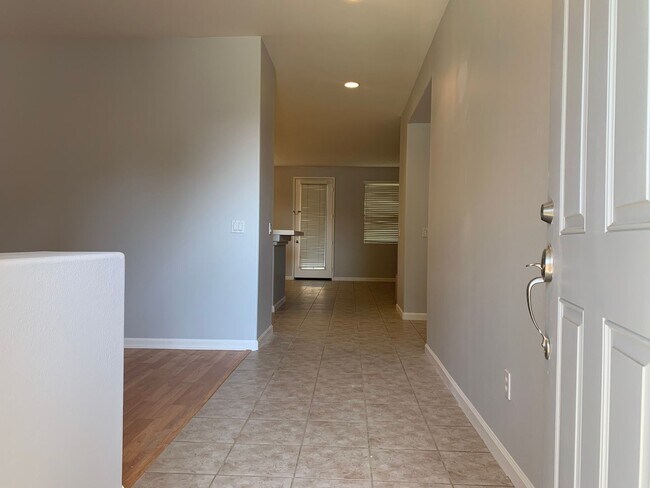 Foto del edificio - Lovely La Paloma Home For Lease