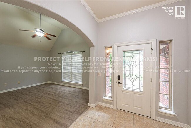 Building Photo - 3800 SW Banbury Dr