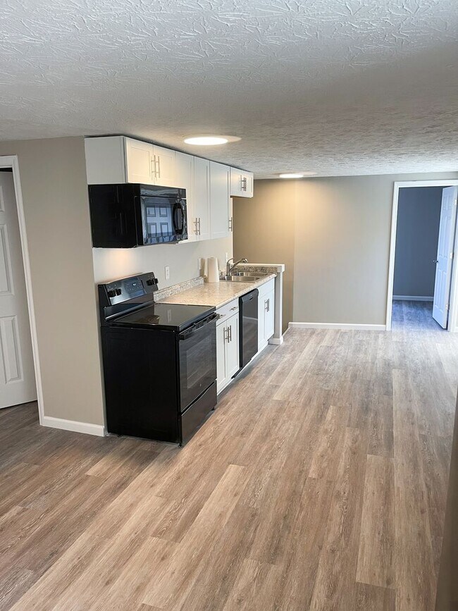 Building Photo - Brand New Two Bedroom Apartment