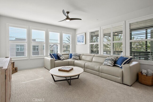 Foto del edificio - 321 Doheny Way