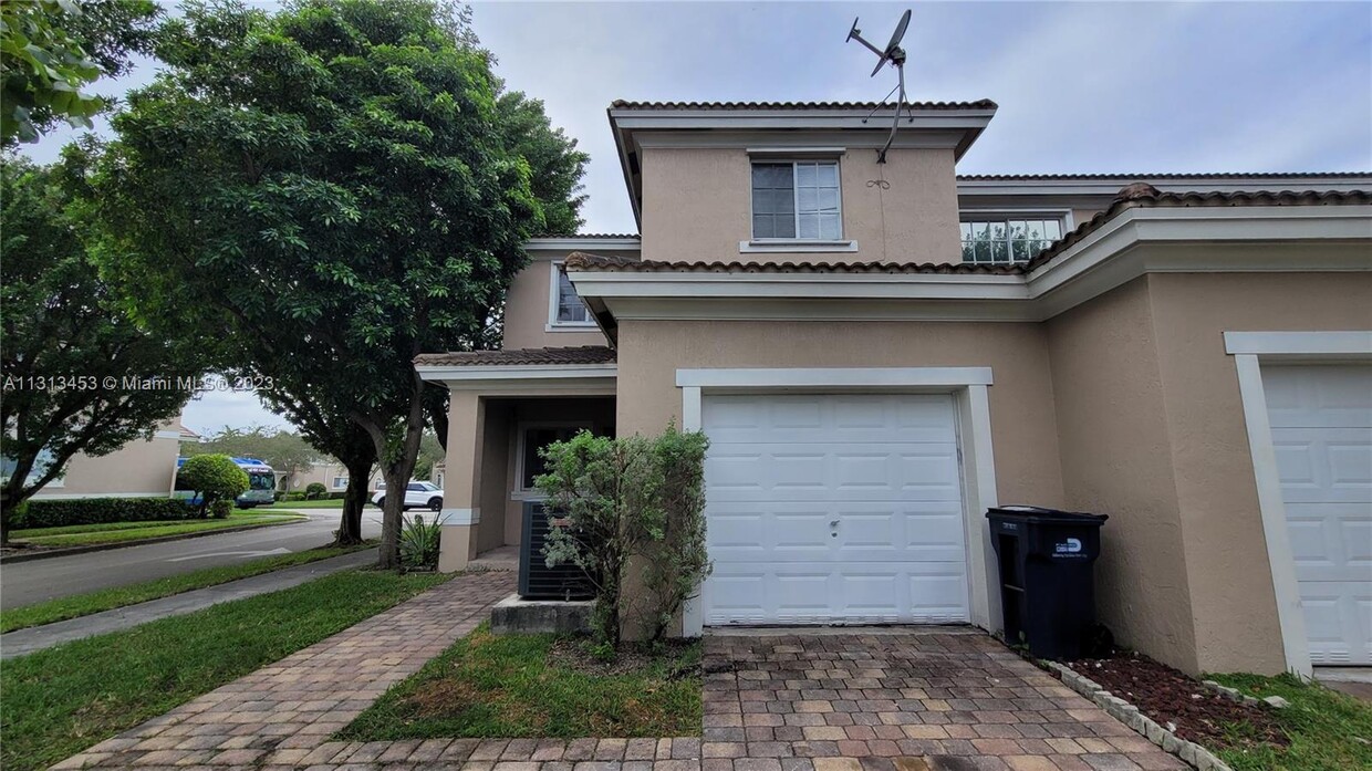 Foto principal - 27871 SW 140th Ave