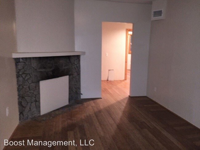 Building Photo - 924 Granville Ct N