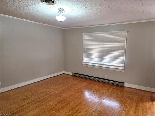 Foto del edificio - 816 Banner St