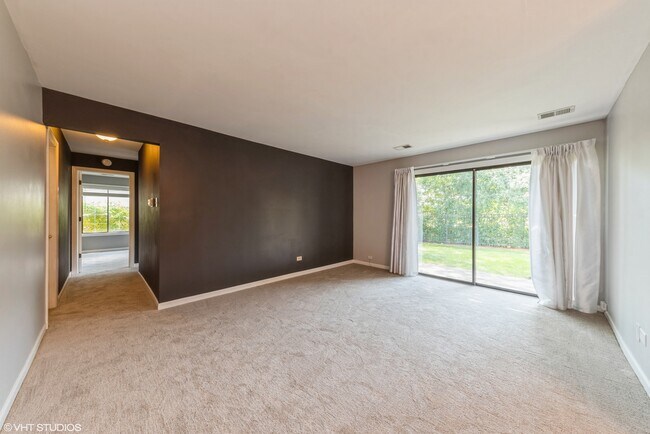 Foto del edificio - 831 Coach Rd