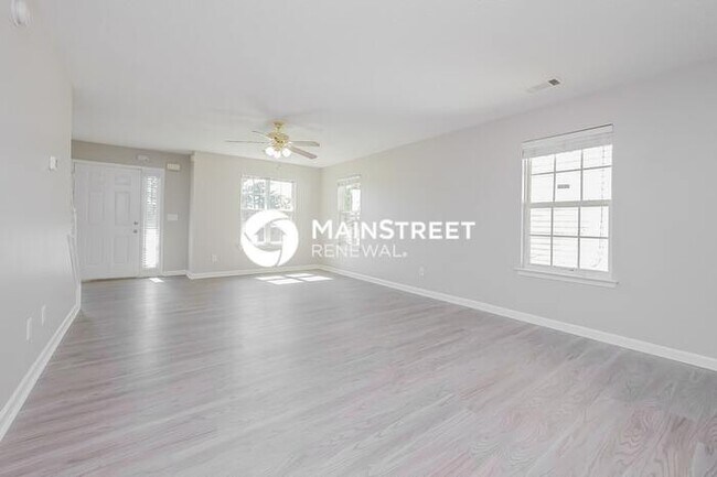 Foto del edificio - 4 Bedroom Pet-Friendly Home in Union City,...