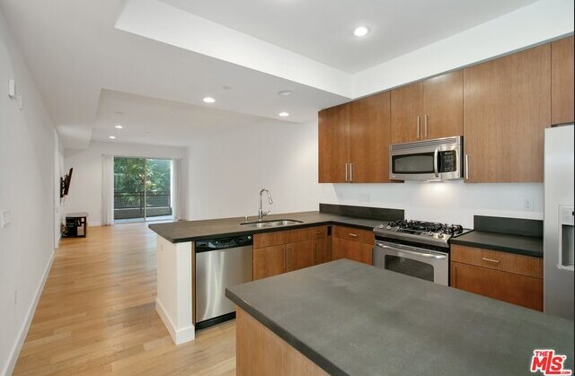 Foto del edificio - 6001 Carlton Way