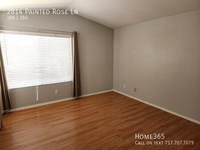 Foto del edificio - This Henderson home is perfect for your fa...
