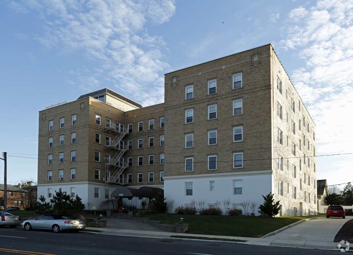500 Deal Lake Dr, Asbury Park, NJ 07712 Apartments Asbury Park, NJ