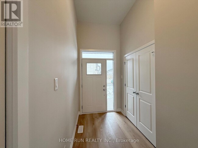 Building Photo - 515 Galanthus Walk