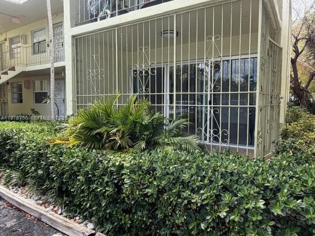 Foto del edificio - 520 NE 38th St