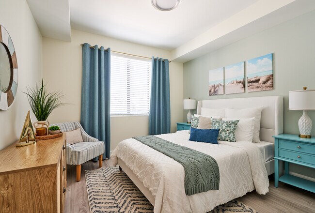 Building Photo - Emerald Bay