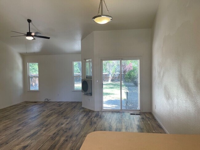 Building Photo - Nicely updated Three bedroom Two Bath House