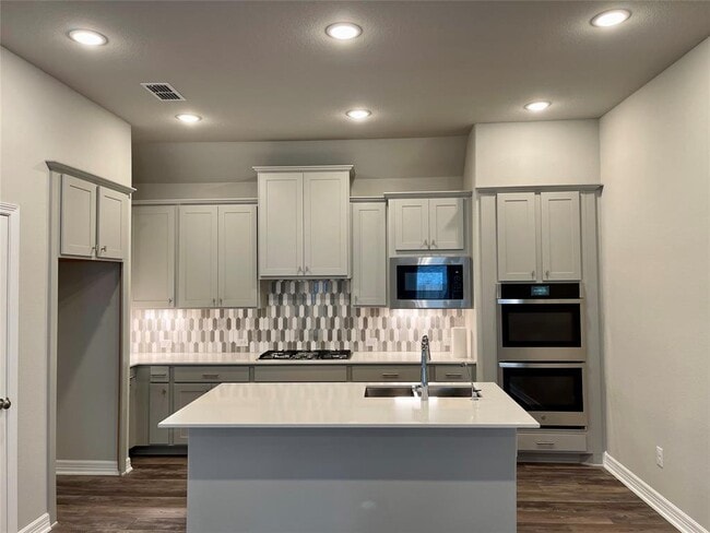Building Photo - 24226 Maple Summit Ln