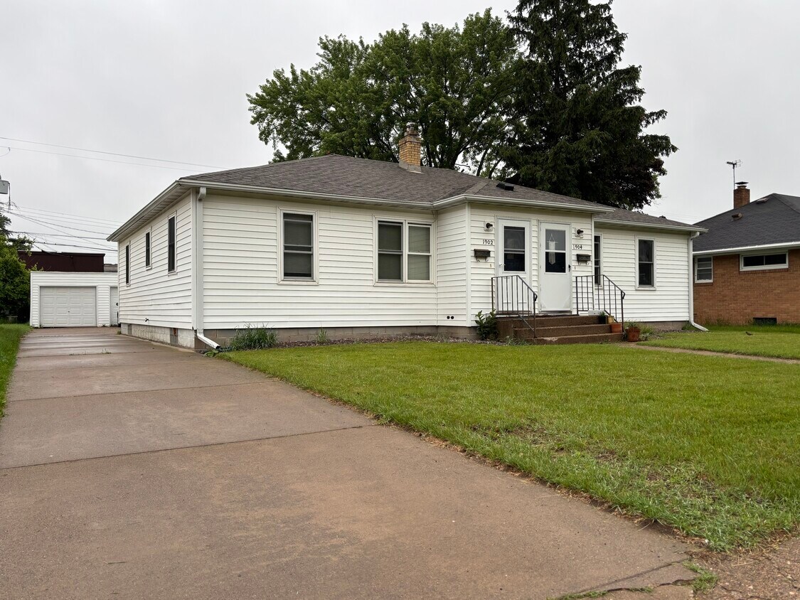 Foto principal - 1904 Goff Ave