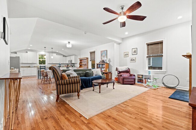 Building Photo - 3BR Charming 1910s Bungalow with Wrap Arou...